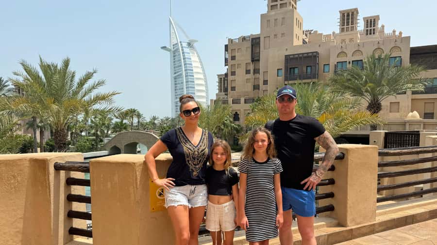 Dubai: Traditional and Modern Tour with Burj Khalifa Ticket - Dubai Mall and the evening fountain