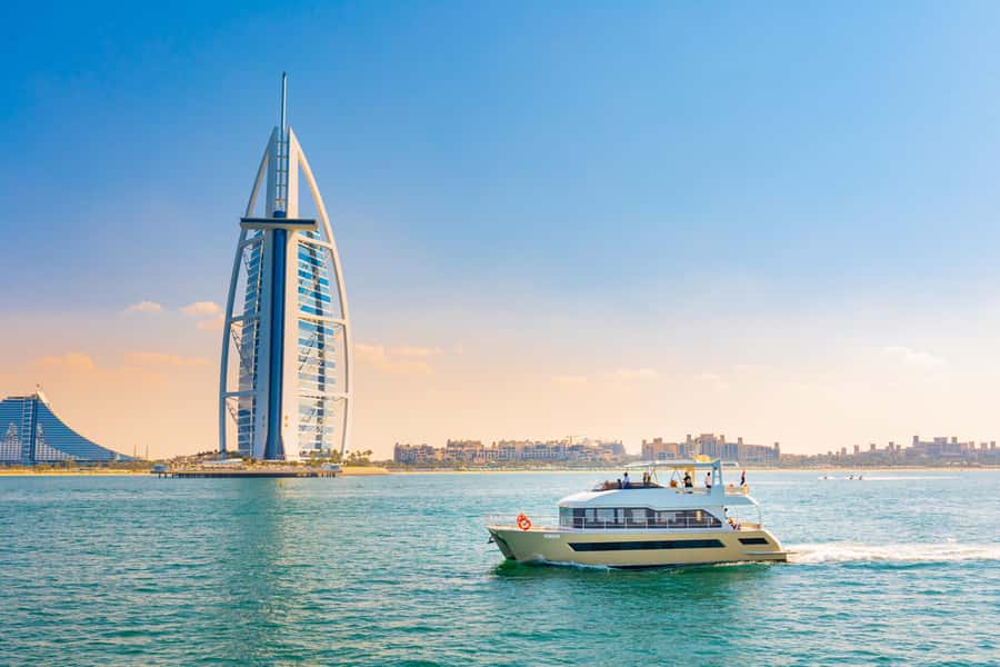 Dubai Waves & Dunes: Luxury Yacht Cruise w/ Red Dunes Safari - Guide service can shape the day