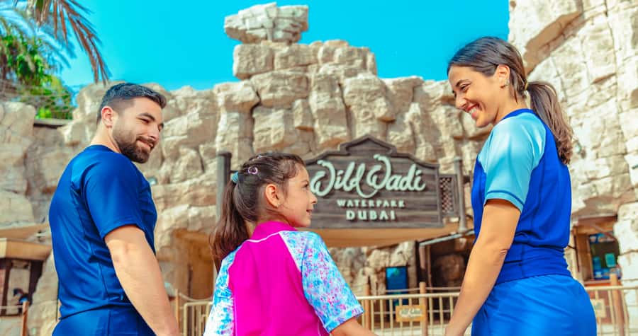Dubai: Wild Wadi Waterpark Entrance Ticket - Heat, shade, changing areas, and footwear