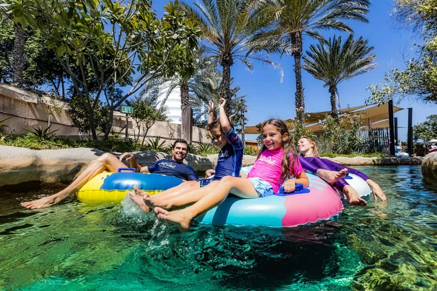 Dubai: Wild Wadi Waterpark Entrance Ticket - When queues are likely to matter