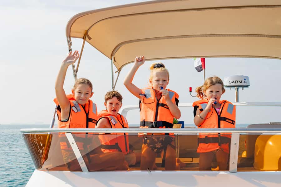 Dubai: Yacht Cruise with Swimming, Snorkeling and BBQ Lunch - Jet skis and the real cost of adding extras