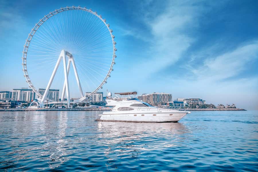 Dubai Yacht Tour - Boat Trip upto 12 guests Private event - Price And Group Value