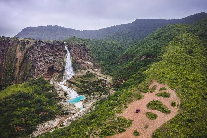 East & West Salalah Combination Tour - Darbat Waterfall, Mughsail - Taqa Castle and everyday Dhofari life