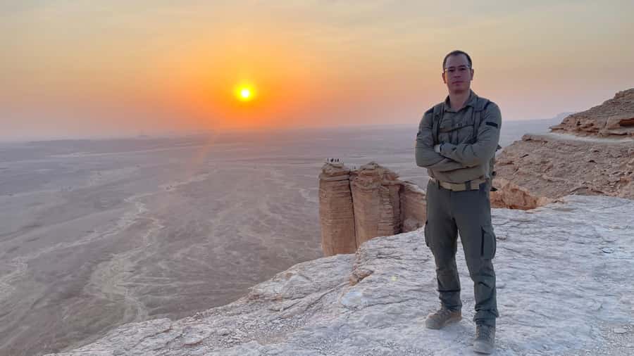 Edge of The World Riyadh,Camel Ride ,Bat Cave Visit & Dinner - Guides, language, and the value of good photographs