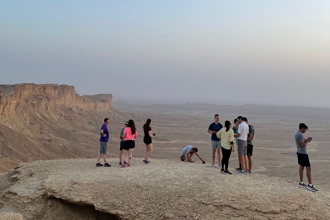 Edge of the World with 4x4 vehicles, sunset Dinner and stargazing - Dinner in the desert after dark