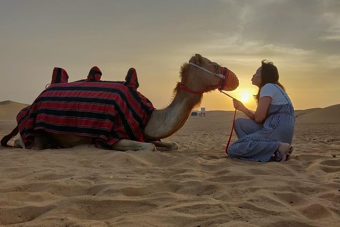 Evening Desert Safari in Dubai, Sandboard & BBQ Dinner - Why the guide can make or break the day