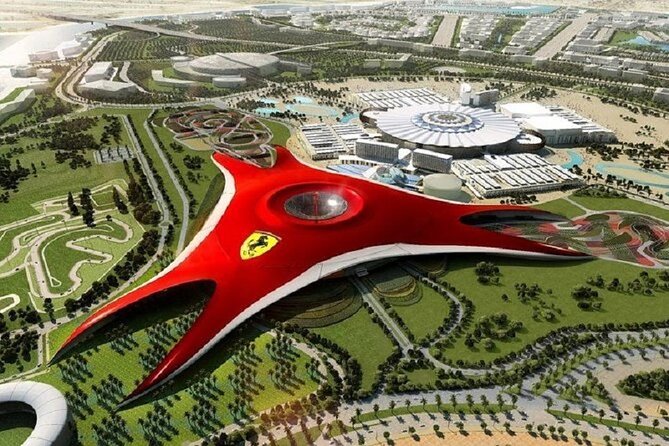 Exclusive Abu Dhabi tour, without Ferrari World - The private car is valuable, with one practical warning