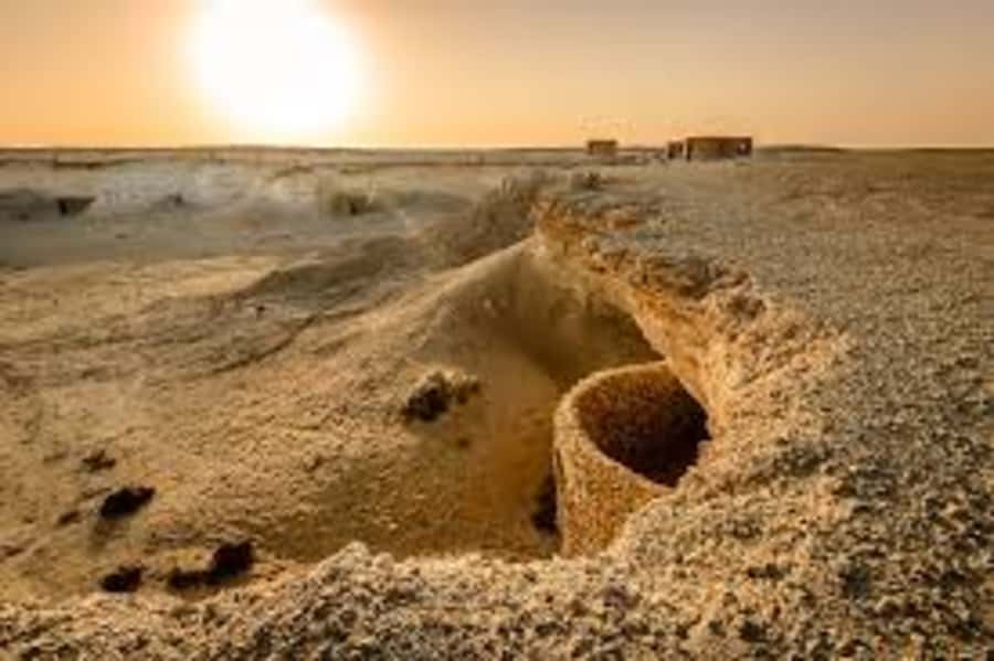 Explore Zekreet: Richard Serra Art & Mushroom Rock Wonders - A 4WD ride into Brouq Nature Reserve