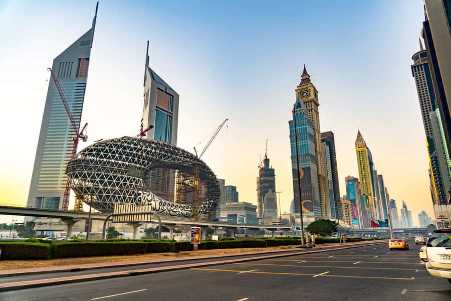 From Abu Dhabi: Explore Dubai with Optional Lunch - What the guide adds to a fast schedule