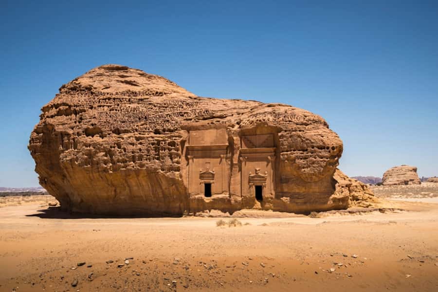 From AlUla: Hegra Tour - Jabal AlAhmar and Jabal Alkhuraymat