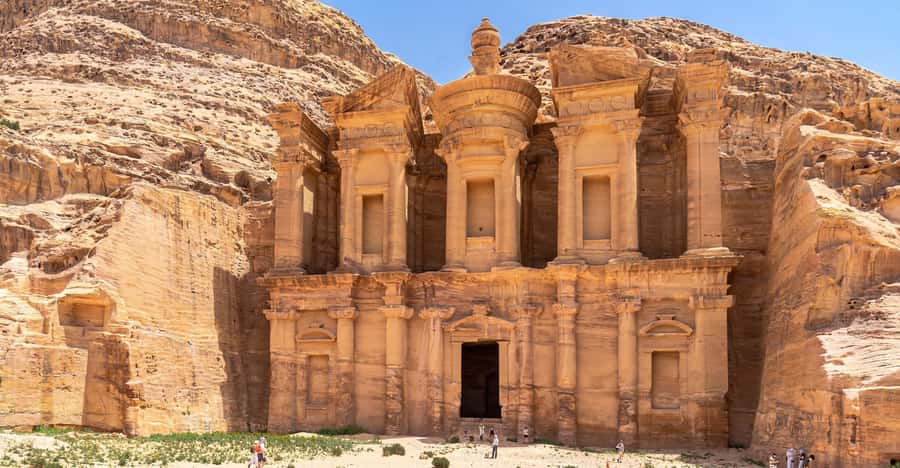 From Amman: Full-Day Private or Group Tour to Petra - Lunch and the horse-drawn carriage question