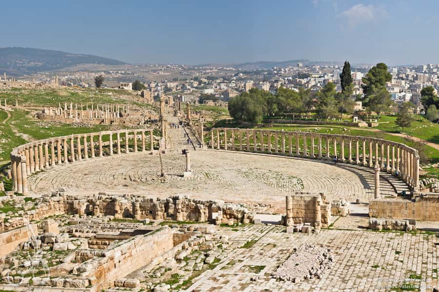 From Amman: Private Jerash, Ajloun Castle, and Umm Qais Tour - Ajloun Castle brings a different kind of history