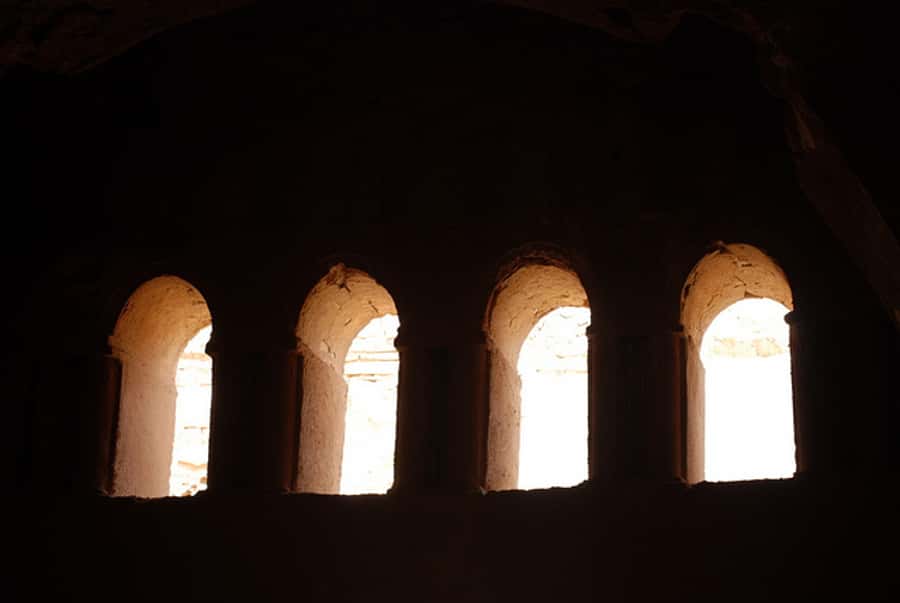 From Amman: Umayyad Desert Castles Tour with Transfer - Leaving Amman for the Eastern Desert