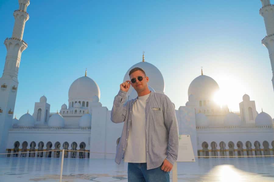 From Dubai: Abu Dhabi Grand Mosque & Louvre Museum Full-Day - Abu Dhabi Corniche: a quick photo stop