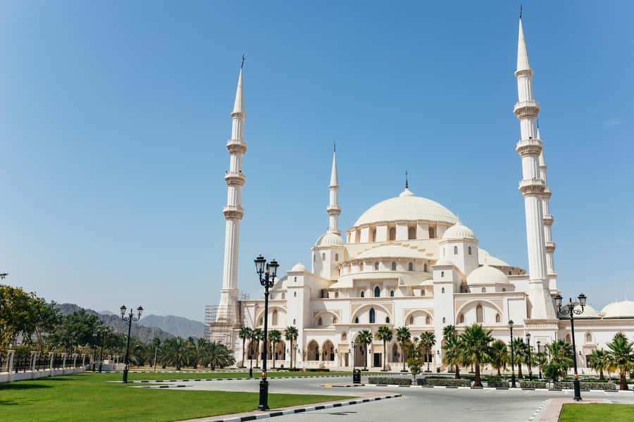 From Dubai: Fujairah East Coast Tour - Al Rafisah Dam and the Hajar Mountain road