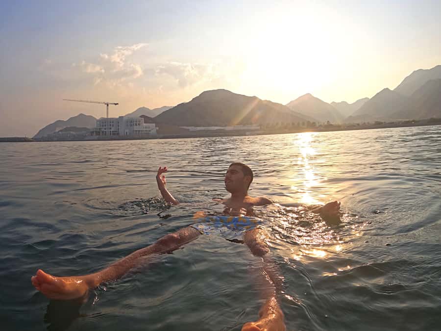 From Dubai: Fujairah Snorkeling with Turtles, Transfer & BBQ - What the price includes, and what it is worth