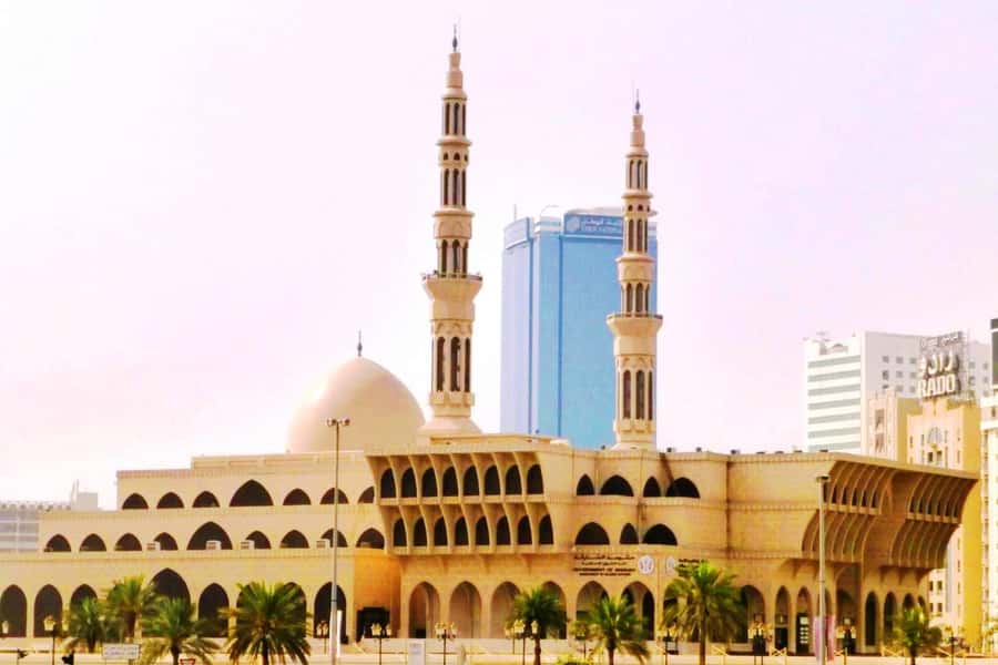 From Dubai: Sharjah Heritage & Culture Tour - King Faisal Mosque, a grand first impression