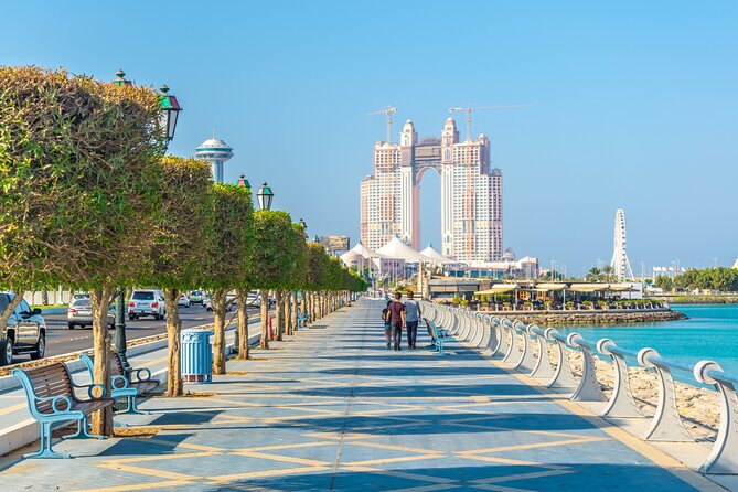 From Dubai To Abu Dhabi: Royal Palace, Grand Mosque &Etihad Tower - Marina Mall: a practical lunch break