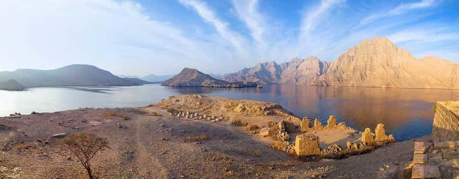 From Dubai to Norway of Arabia|Telegraph Island| Dhow Cruise - Dolphin watching without a captive-animal show