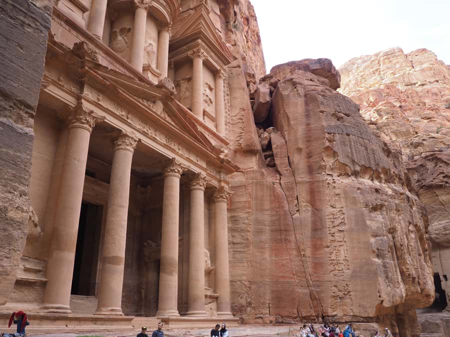 From Eilat: Petra Full-Day Guided Tour with Transfers - Crossing from Eilat into Jordan