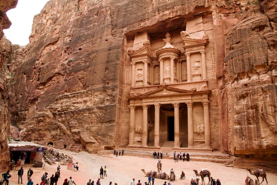 From Eilat: Petra Full-Day Guided Tour with Transfers - Entering Petra and the red-rose city