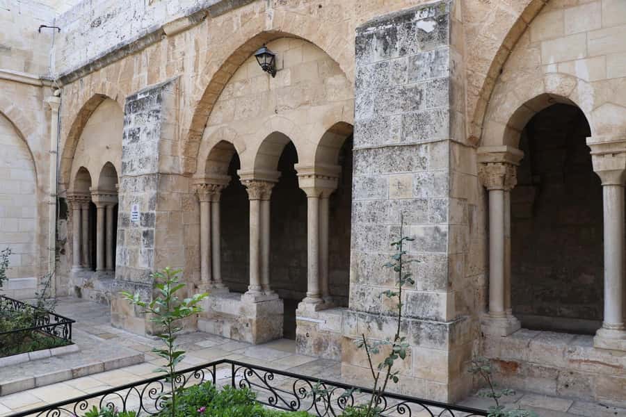 From Jerusalem: Half-Day Bethlehem Guided Tour - Guides are the strongest part of the outing