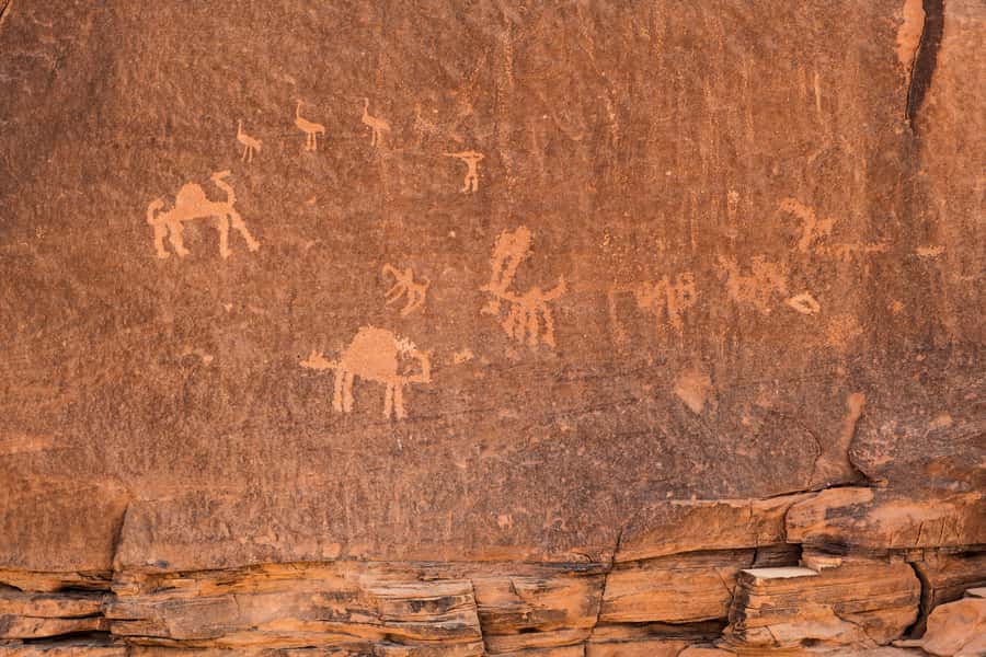 From Jerusalem: Petra 2-Day Tour - Lunch in Wadi Musa and the return crossing
