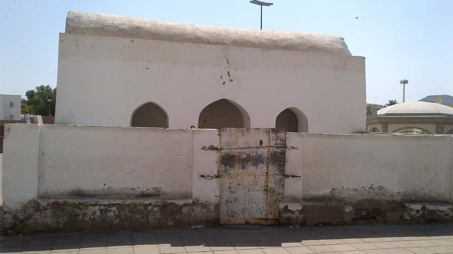 From Madinah: Half-Day Ziarah Tour - The Seven Mosques and the Battle of the Trench
