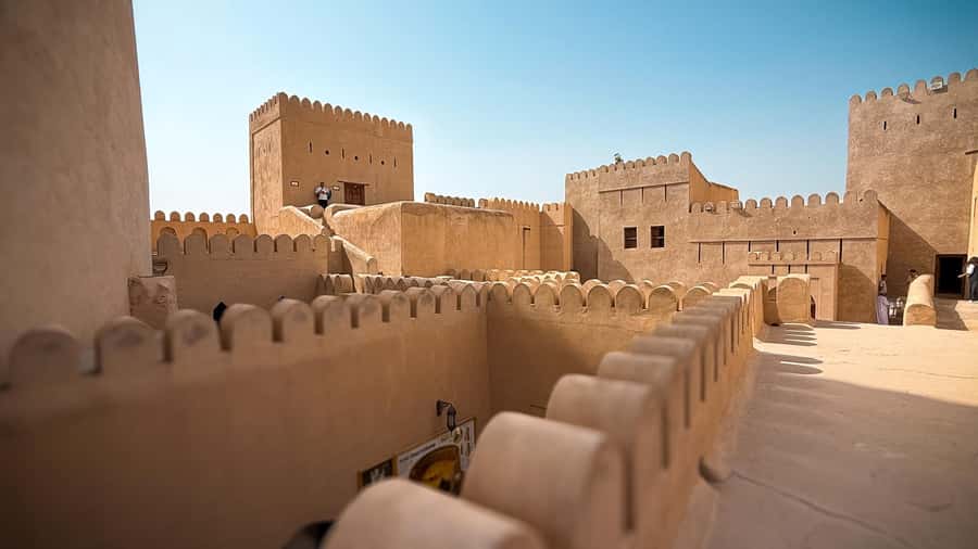 From Muscat: Nizwa and Jebel Akhdar Tour with Lunch - The guides are a major part of the value