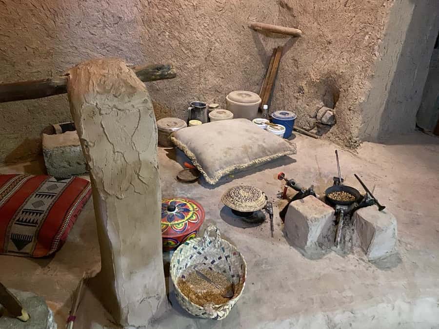 From Muscat: Nizwa and Oman's Historical Gems Tour - Bahla Fort and Jabreen Castle: the best route for architecture