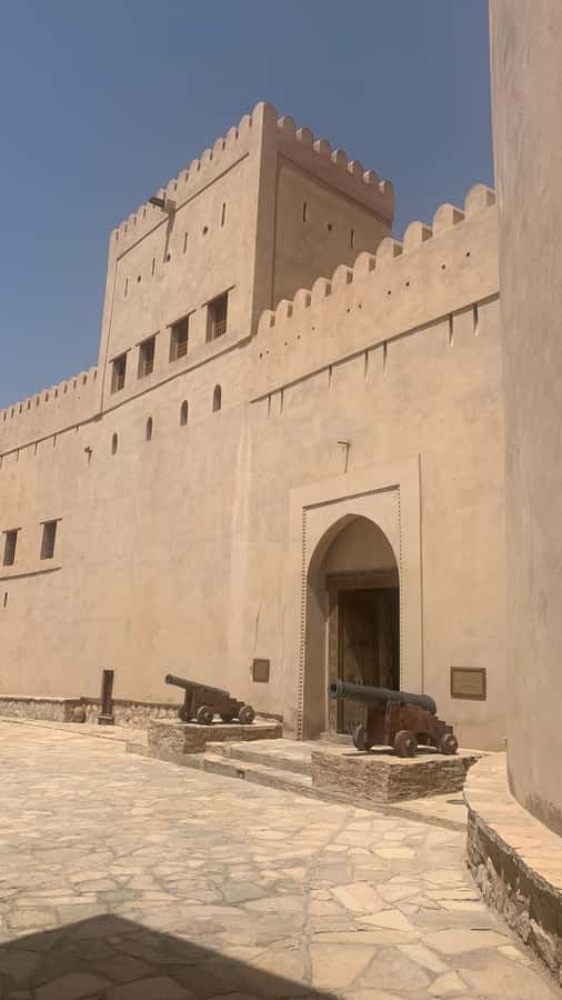 From Muscat: Private Nizwa and Jabel Akhdar-Shams with Lunch - Who should book this private day trip?