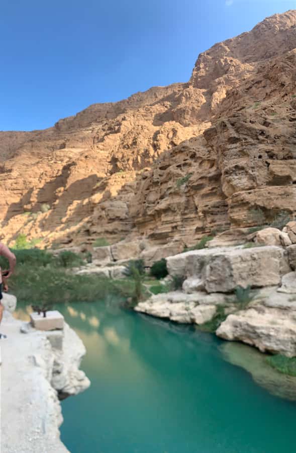 From Muscat: Wadi Shab & Sinkhole Private Tour & Free Lunch - The 40-minute walk into Wadi Shab