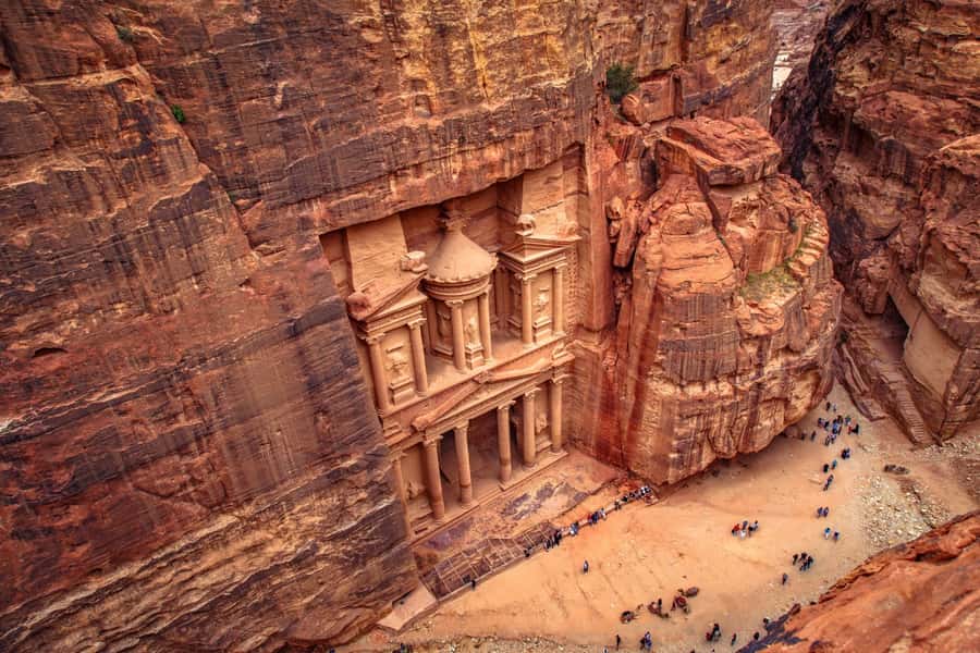 From Tel Aviv: Full-Day Trip to Petra with Roundtrip Flights - Crossing into Jordan and heading north