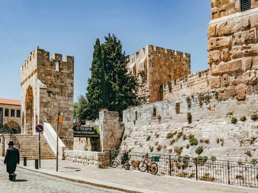 From Tel Aviv: Jerusalem and Bethlehem Guided Day Trip - Lunch and the move to Bethlehem