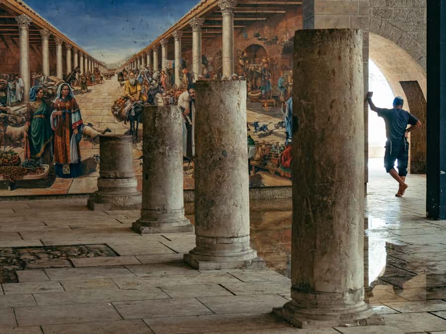 From Tel Aviv: Jerusalem Old City & Dead Sea Guided Day Tour - The Western Wall and Jerusalem’s religious center