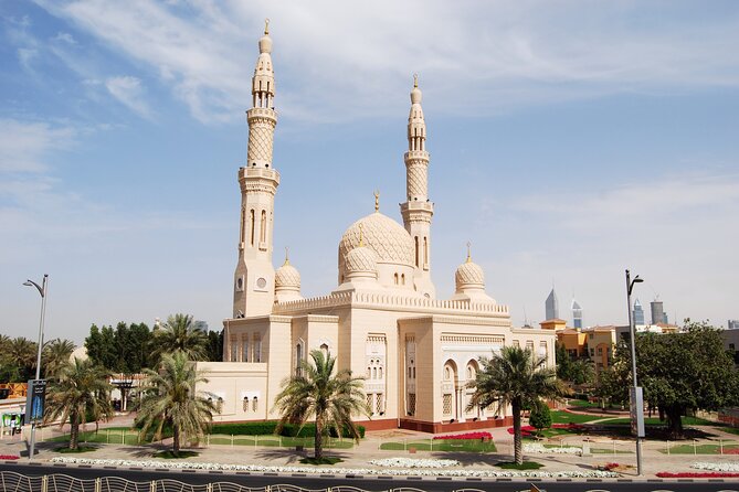 Full-Day Tour Dubai with Burj Khalifa Pass from Abu Dhabi - Jumeirah Mosque, Palm Island, and Atlantis