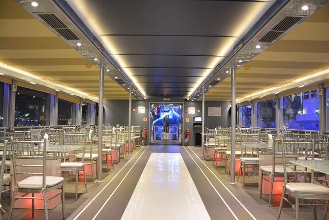 Glass Cruise in Dubai Marina with Dinner - Seating, air conditioning, and comfort