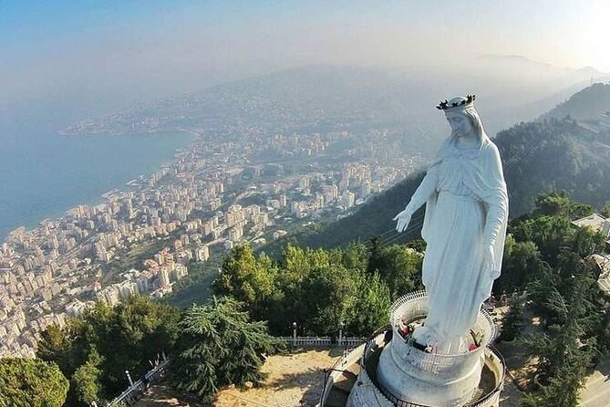 Guided Small-Group Tour to Jeita, Harissa, Byblos with Lunch - Lunch in Byblos and a short look at the souk