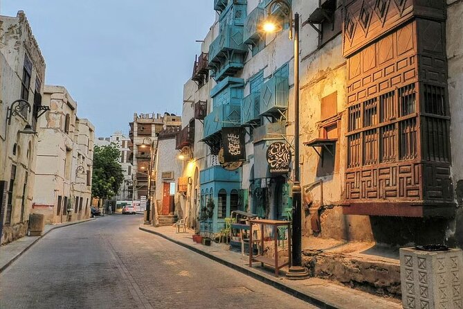 Guided Tour in Jeddah by local woman - What makes Ferial’s guiding style useful