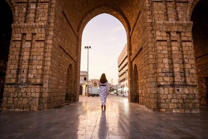 Guided Tour in Jeddah by local woman - Al-Balad’s houses, windows, and restoration work