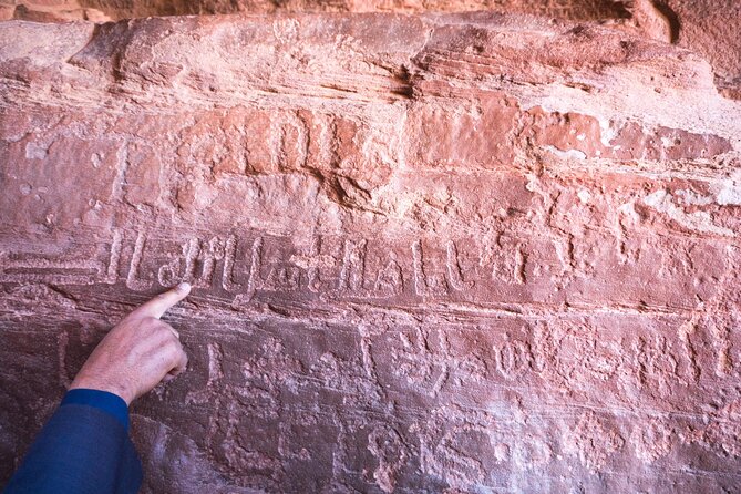 Half day Jeep and camel tour No stay - Lawrence’s Spring is a short but memorable stop