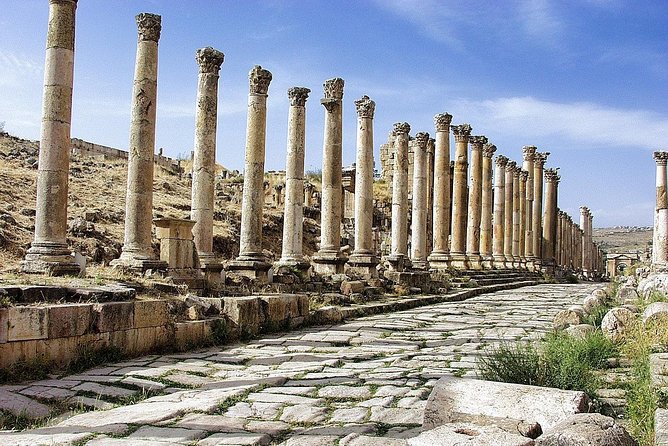 Half Day Tour to Jerash from Amman - Walking into the Oval Plaza