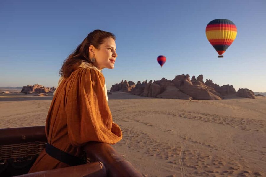 Hegra Al Ula: Sunrise Hot Air Balloon Flight - The 4:30 to 5:30 am start
