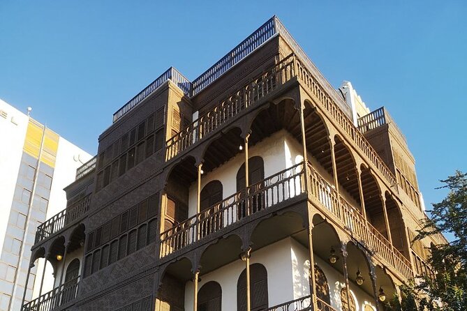 Historic District Tour in Jeddah by a Local Guide - Why Al-Balad is best seen with a guide