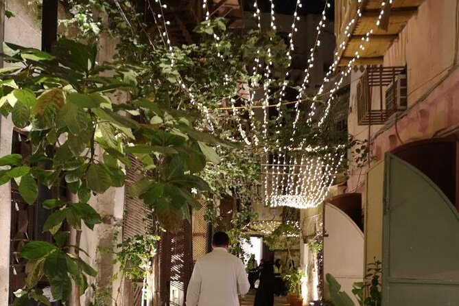 Historic District Tour in Jeddah by a Local Guide - Zawiya 97 and the creative side of Al-Balad