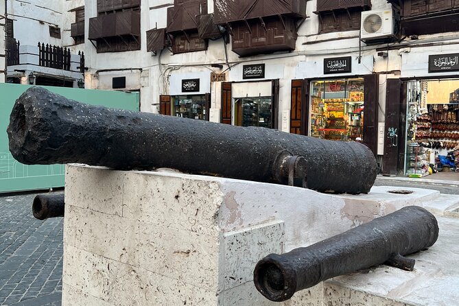Historical & Heritage Tour in Jeddah Al Balad - A local café break and traditional tastes