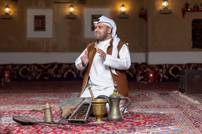 Interactive Saudi Cuisine and Cultural Experience - Learning the shemagh and hama