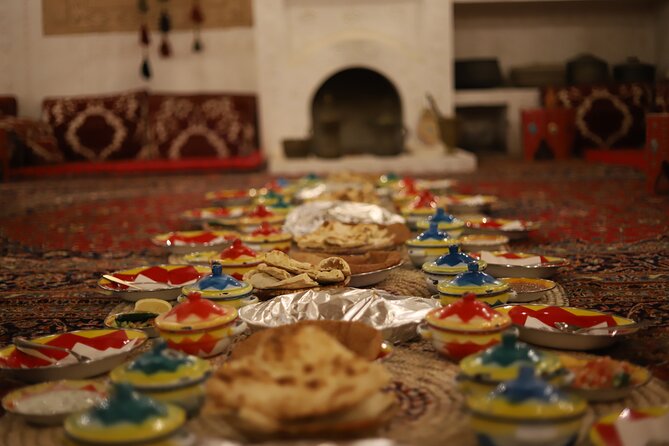 Interactive Saudi Cuisine and Cultural Experience - Watching smoked water take shape