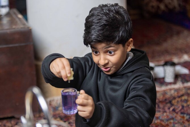 Interactive Saudi Cuisine and Cultural Experience - Sitting down to a multi-dish Najd feast