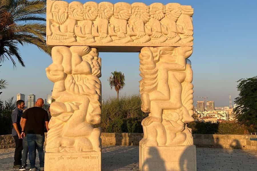 Jaffa: Old City, Port & Shuk Hapishpishim Walking Tour - Kdumim Square and the old lanes